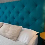Luxury Modern Designed Oldtown Apartment